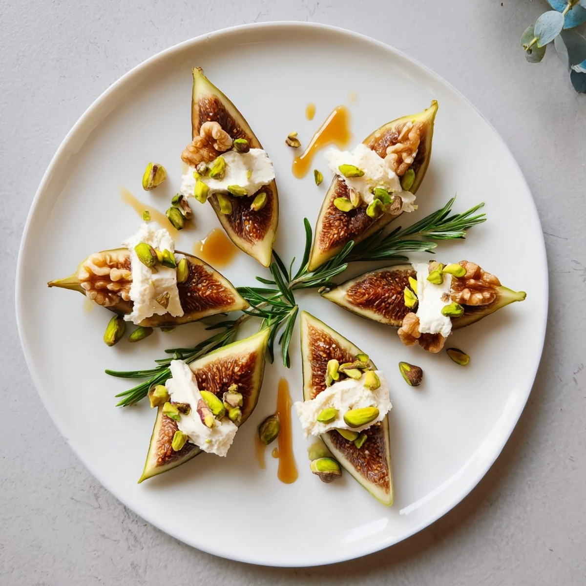 Star-shaped presentation of the Fig and Walnut Star Board with sweet figs and crunchy walnuts.