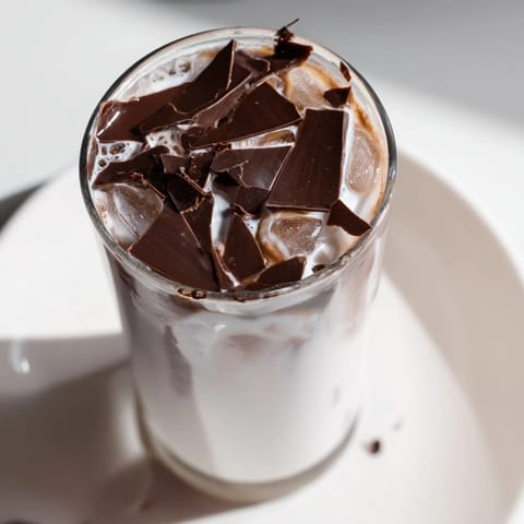 Chocolate Cracking Iced Latte